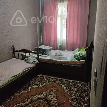 Kirayə verilir 2 otaqlı köhnə tikili 60 m²