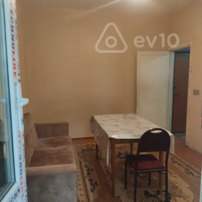 Kirayə verilir 2 otaqlı köhnə tikili 60 m²