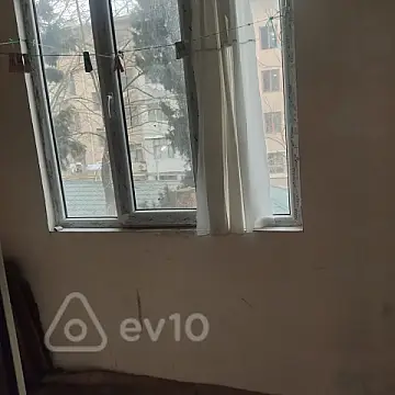 Kirayə verilir 2 otaqlı köhnə tikili 60 m²