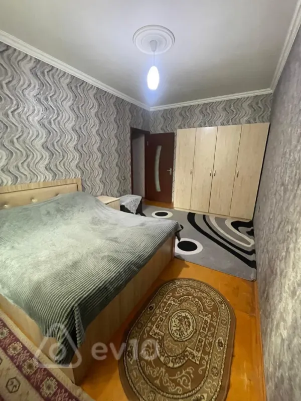 Satılır 3 otaqlı köhnə tikili 85 m²