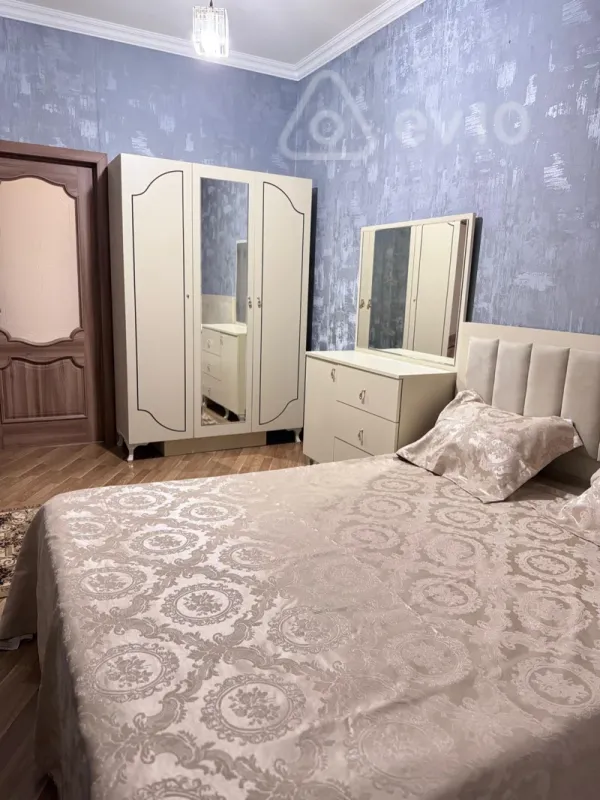 Kirayə verilir 2 otaqlı yeni tikili 72 m²