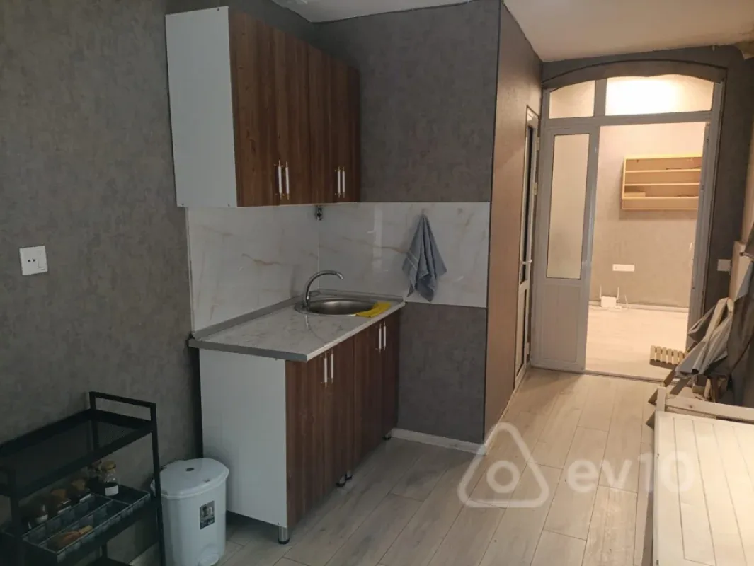 Kirayə verilir 4 otaqlı yeni tikili 100 m²