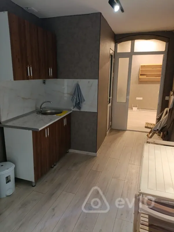 Kirayə verilir 4 otaqlı yeni tikili 100 m²