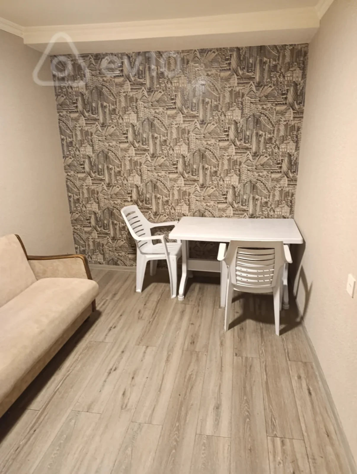 Kirayə verilir 1 otaqlı köhnə tikili 18 m²