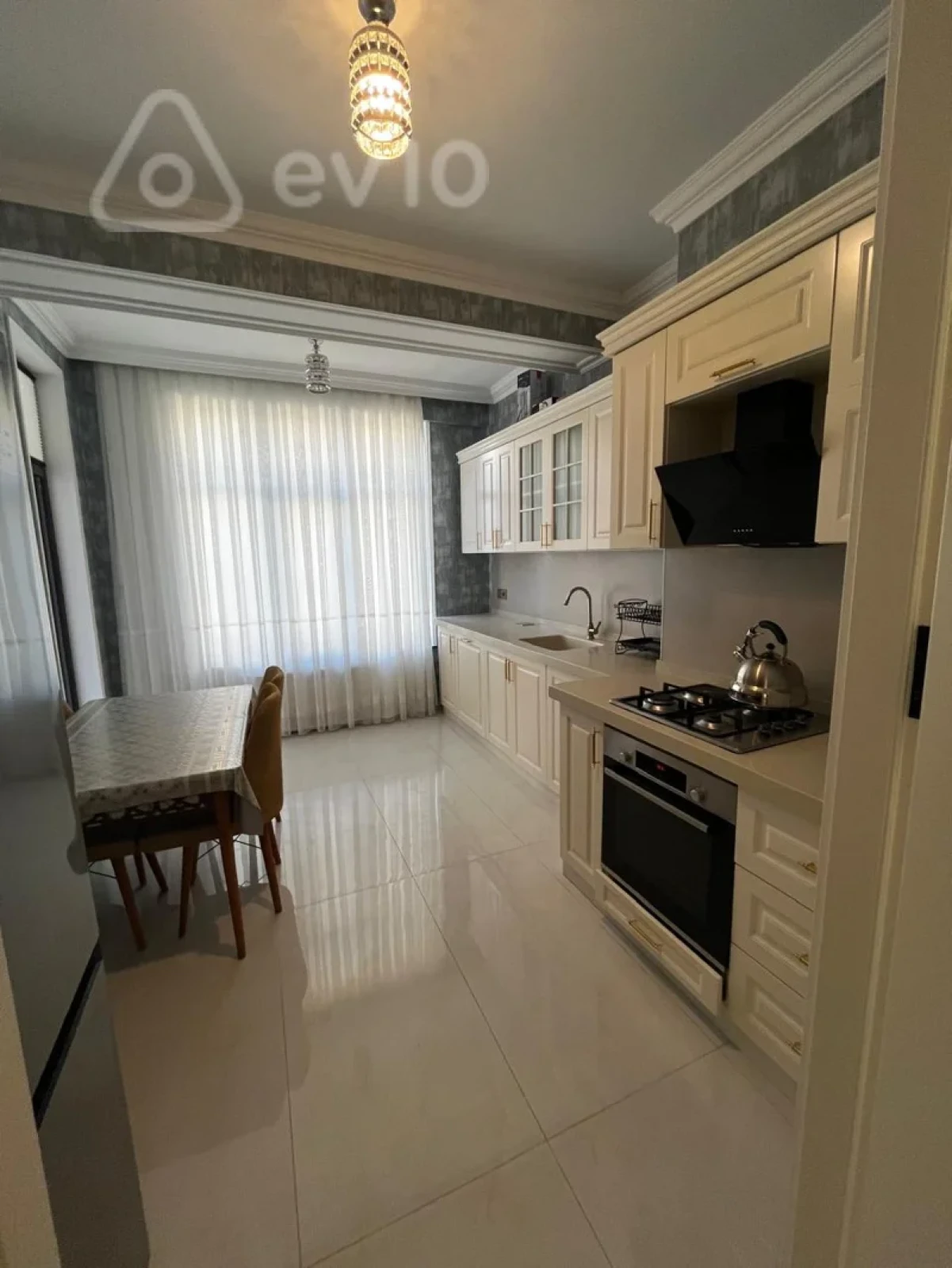 Kirayə verilir 2 otaqlı yeni tikili 76 m²