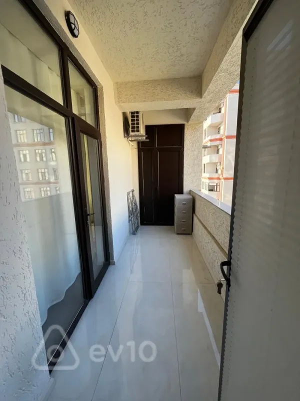 Kirayə verilir 2 otaqlı yeni tikili 76 m²