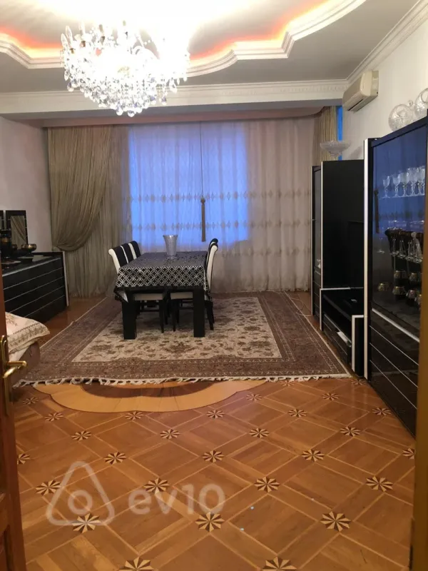Kirayə verilir 3 otaqlı yeni tikili 760 m²