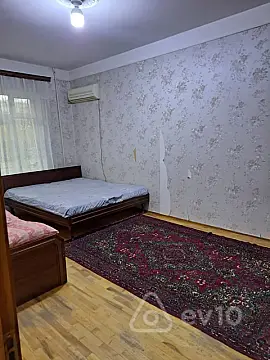 Kirayə verilir 2 otaqlı köhnə tikili 55 m²