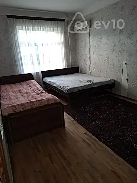 Kirayə verilir 2 otaqlı köhnə tikili 55 m²