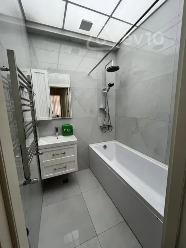 Kirayə verilir 2 otaqlı yeni tikili 90 m²