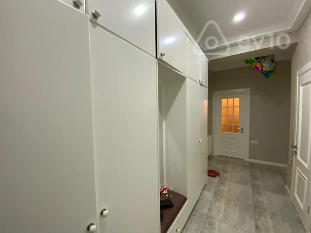 Kirayə verilir 2 otaqlı yeni tikili 95 m²