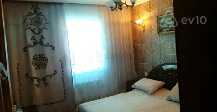 Kirayə verilir 2 otaqlı köhnə tikili 65 m²