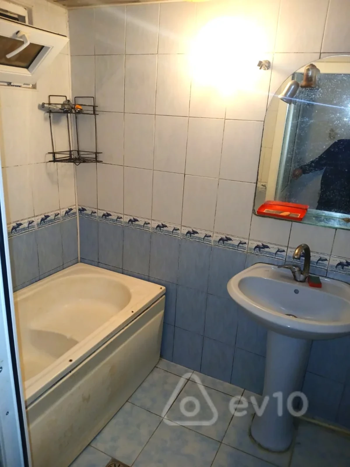 Kirayə verilir 2 otaqlı köhnə tikili 65 m²