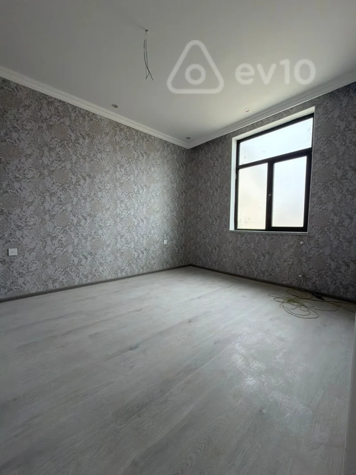 Satılır 7 otaqlı həyət evi 280 m²