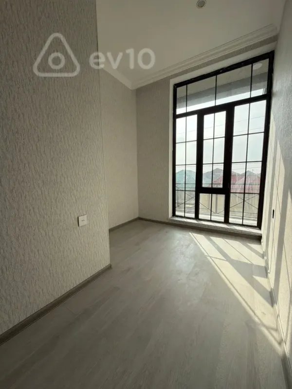 Satılır 7 otaqlı həyət evi 280 m²