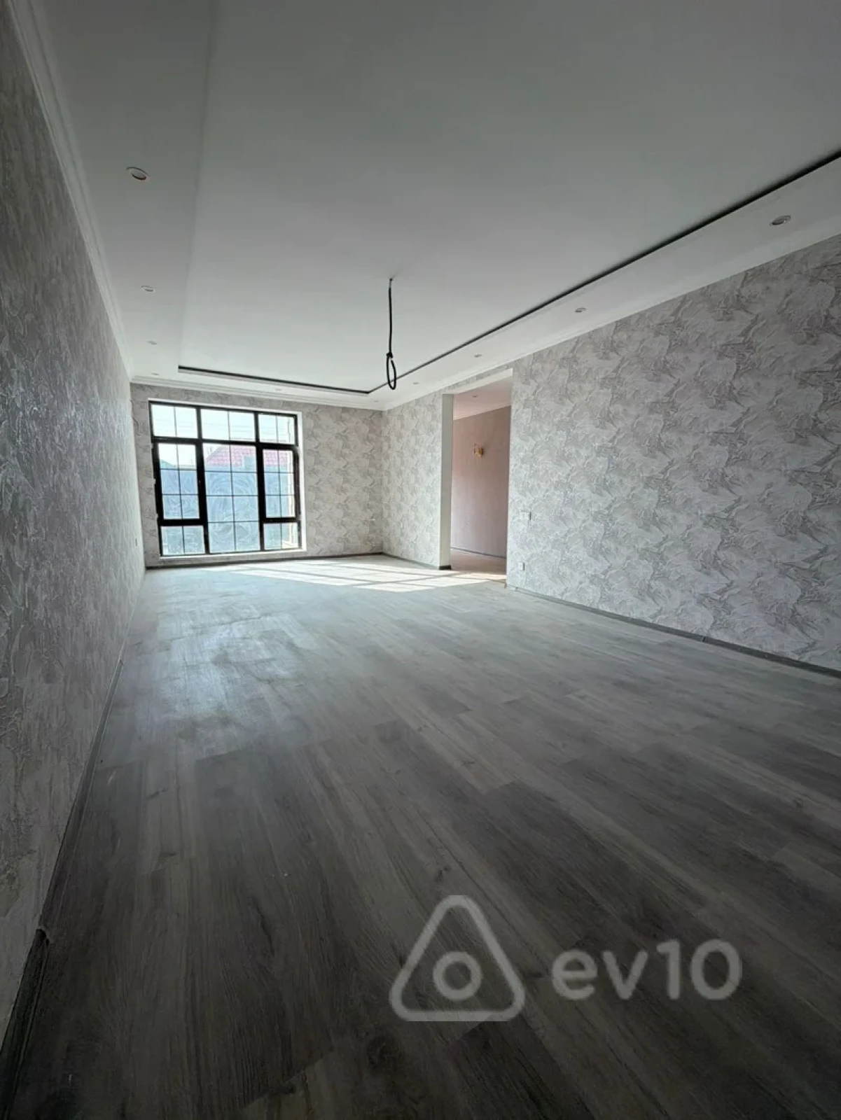 Satılır 7 otaqlı həyət evi 280 m²