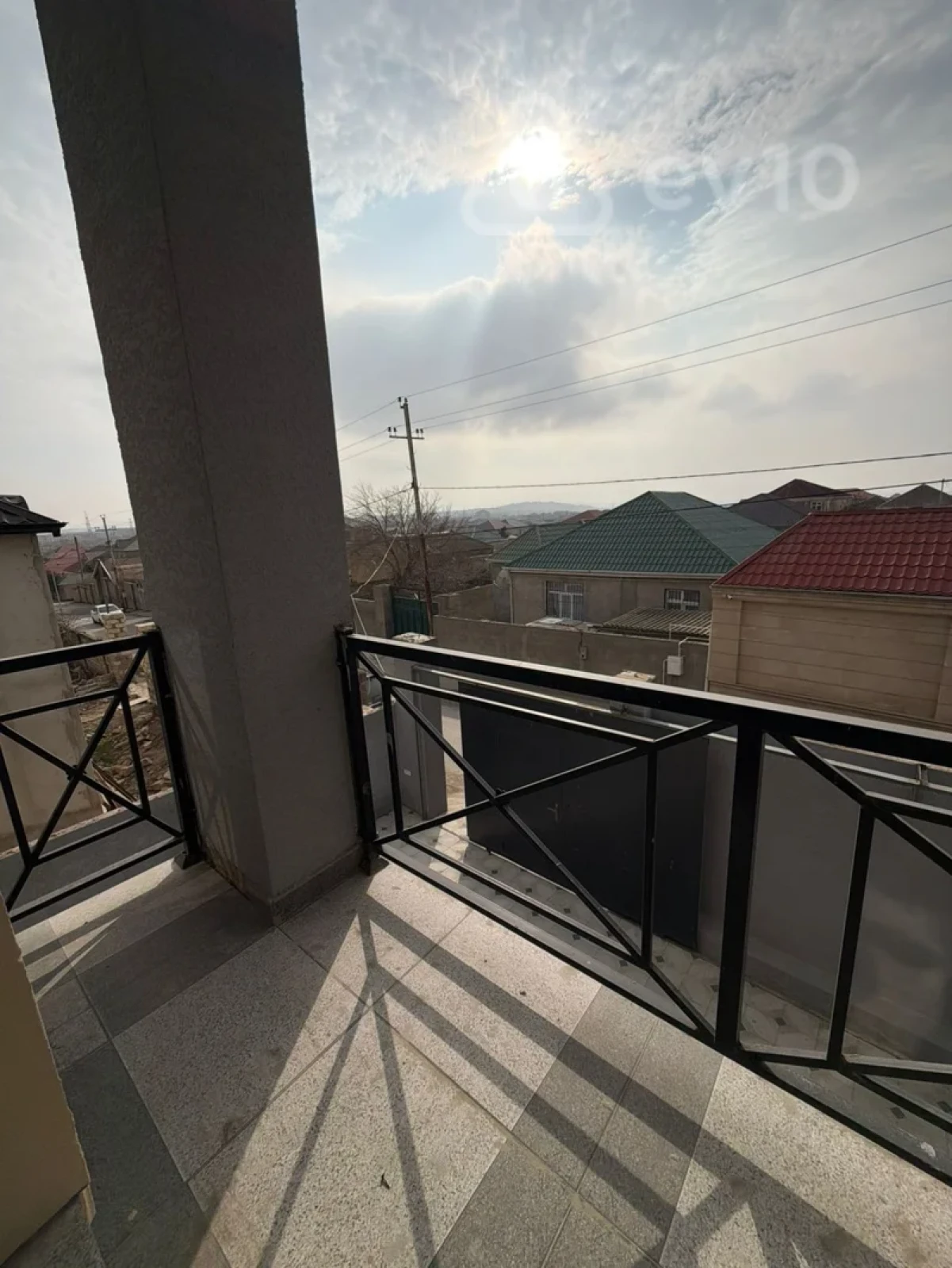 Satılır 7 otaqlı həyət evi 280 m²