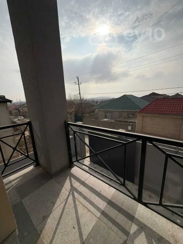 Satılır 7 otaqlı həyət evi 280 m²