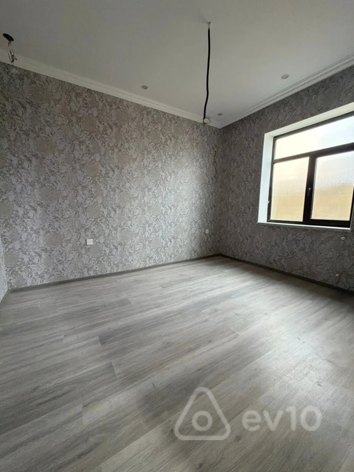 Satılır 7 otaqlı həyət evi 280 m²