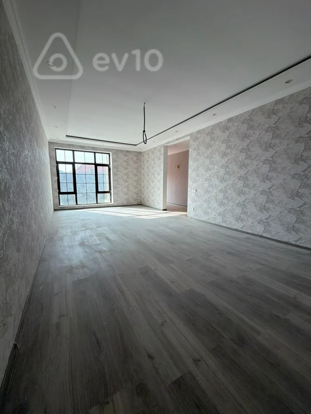 Satılır 7 otaqlı həyət evi 280 m²