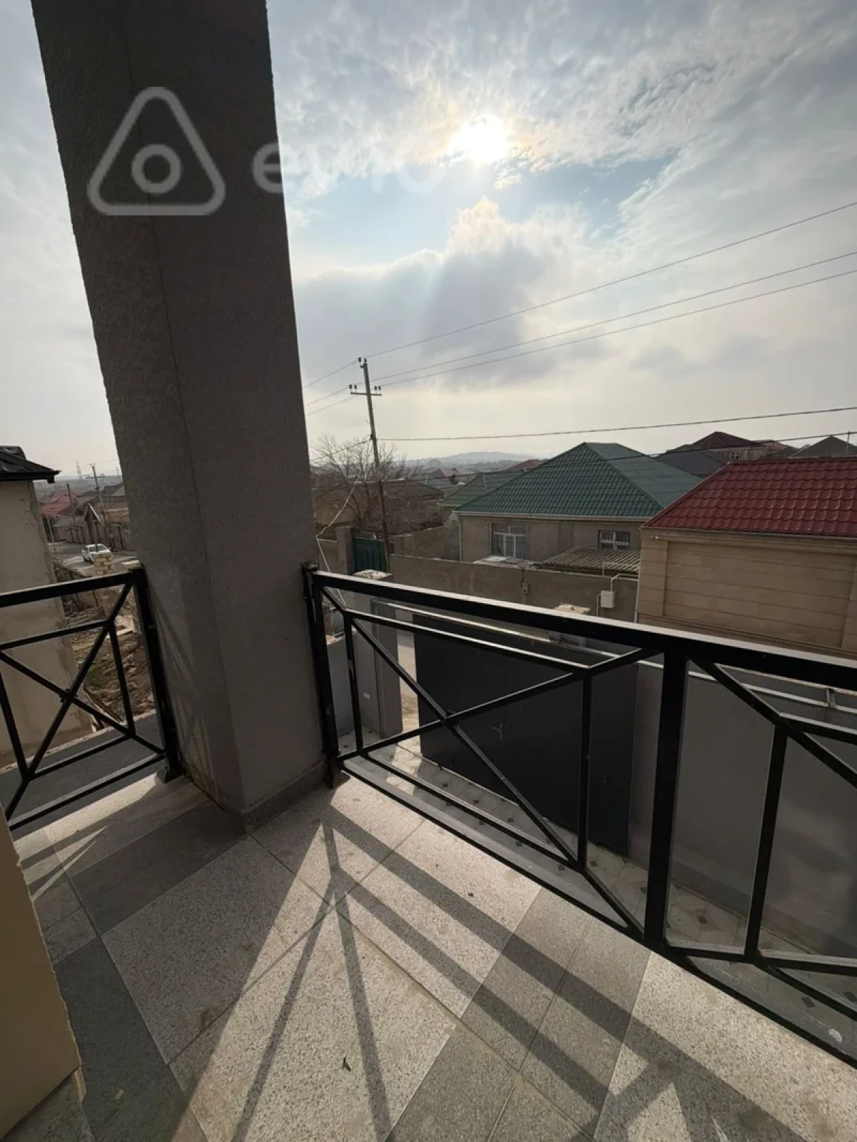 Satılır 7 otaqlı həyət evi 280 m²