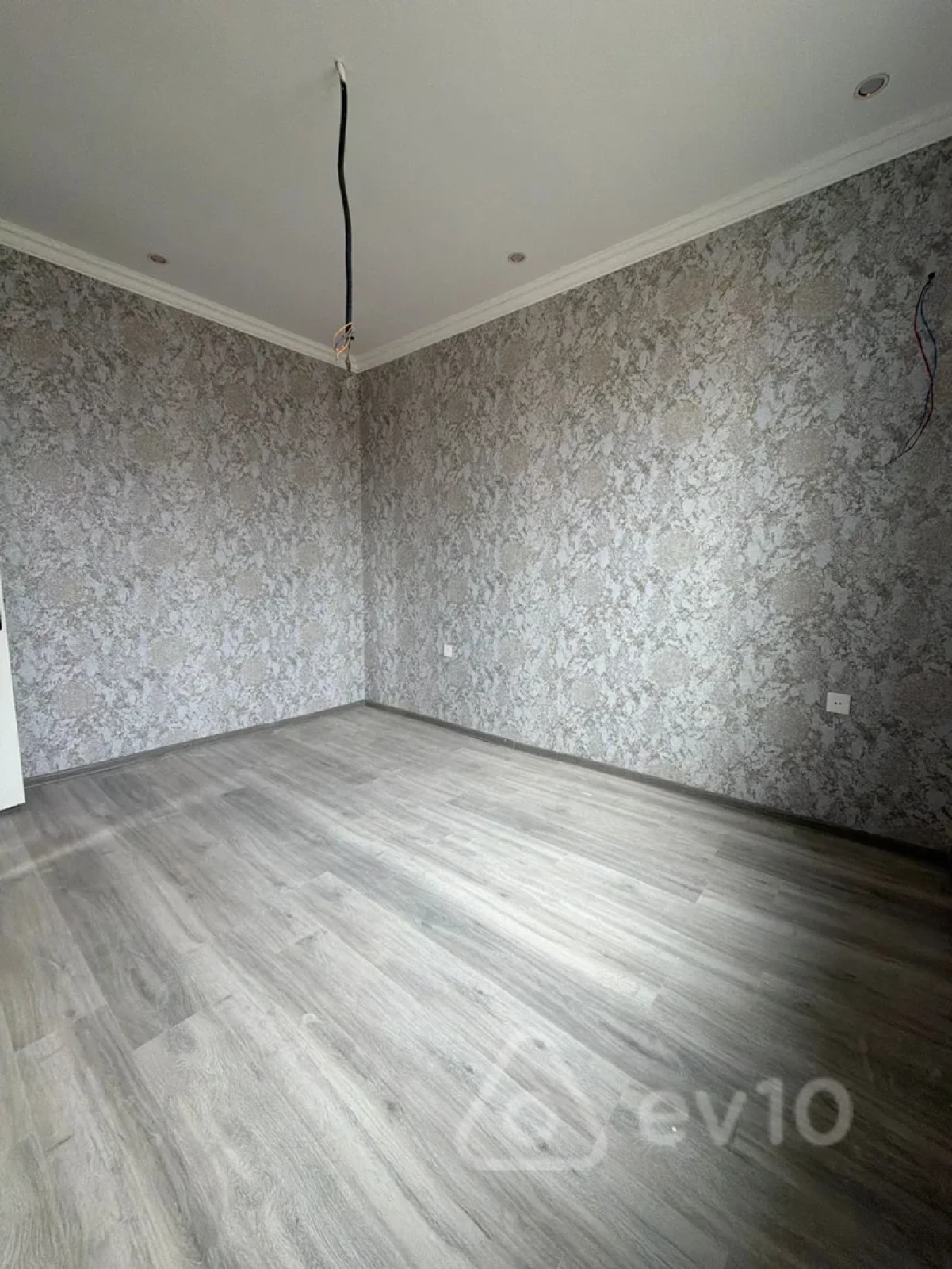 Satılır 7 otaqlı həyət evi 280 m²