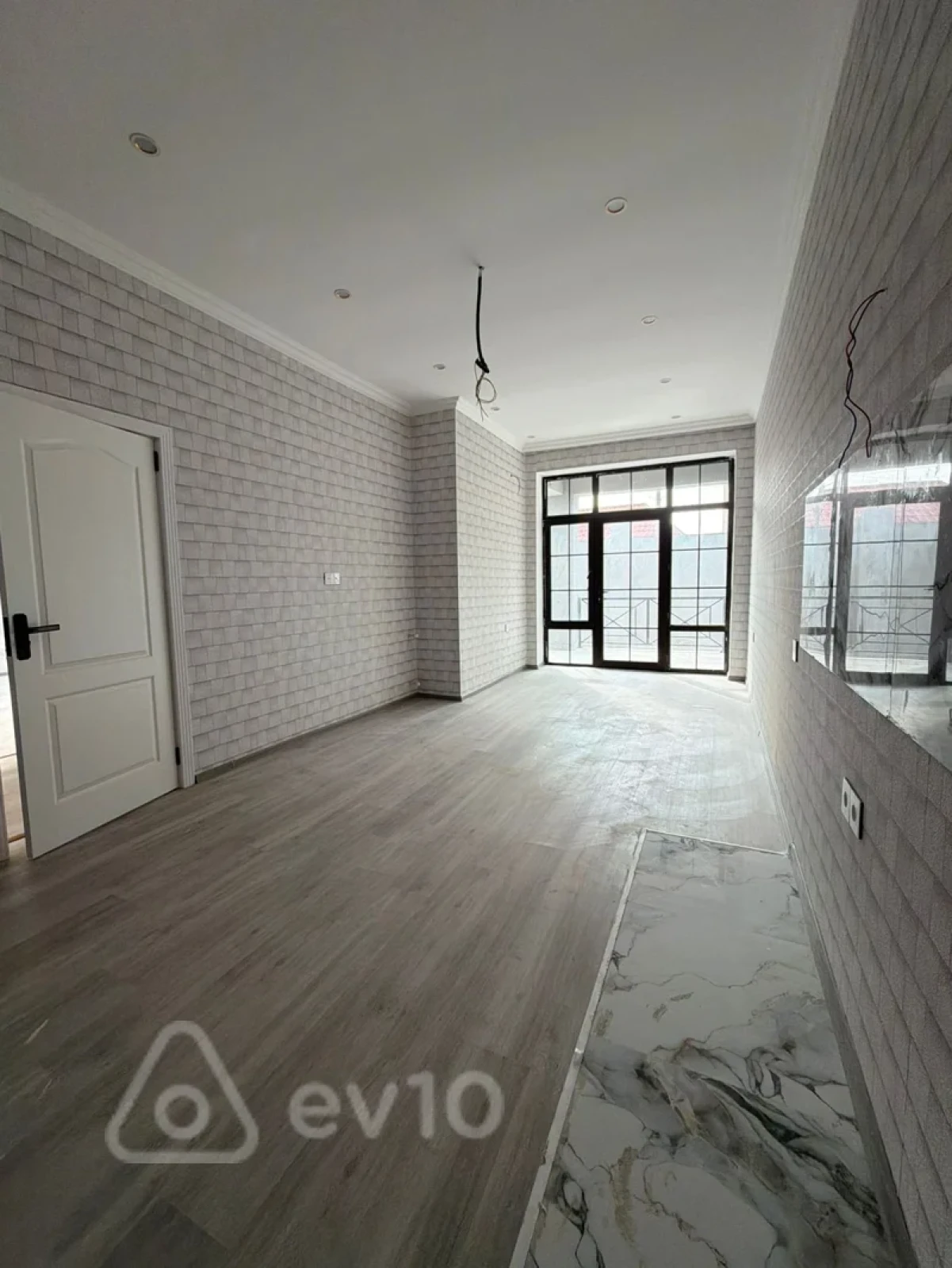 Satılır 7 otaqlı həyət evi 280 m²