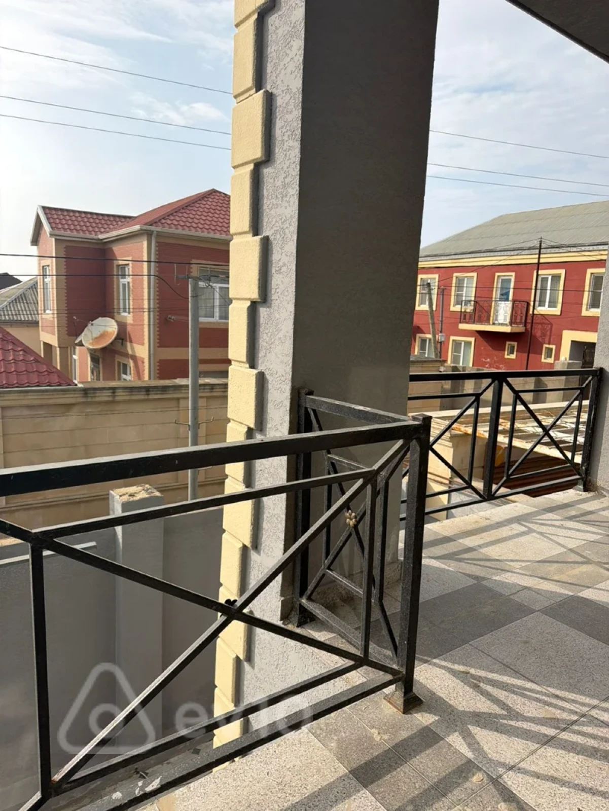 Satılır 7 otaqlı həyət evi 280 m²