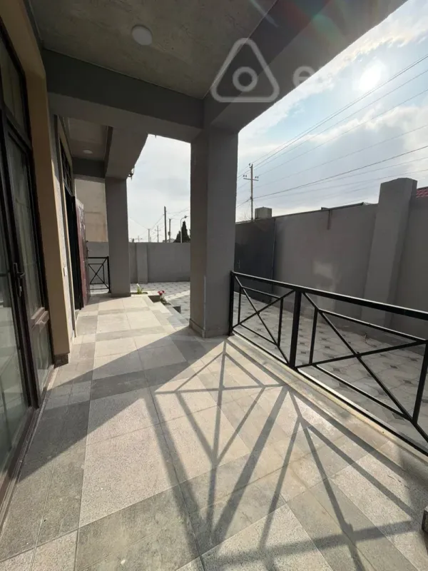 Satılır 7 otaqlı həyət evi 280 m²