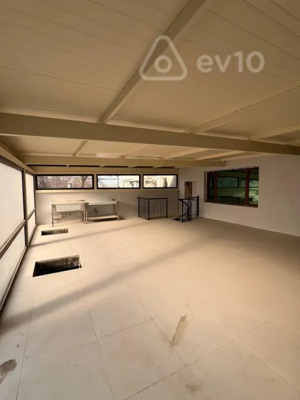 Kirayə verilir mənzil 1250 m²