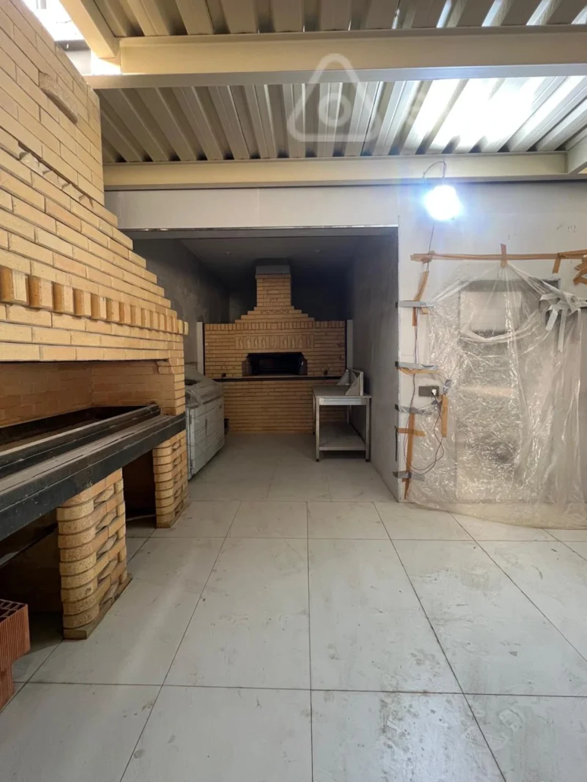 Kirayə verilir mənzil 1250 m²