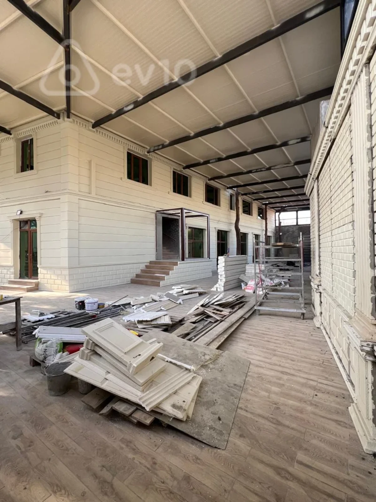 Kirayə verilir mənzil 1250 m²