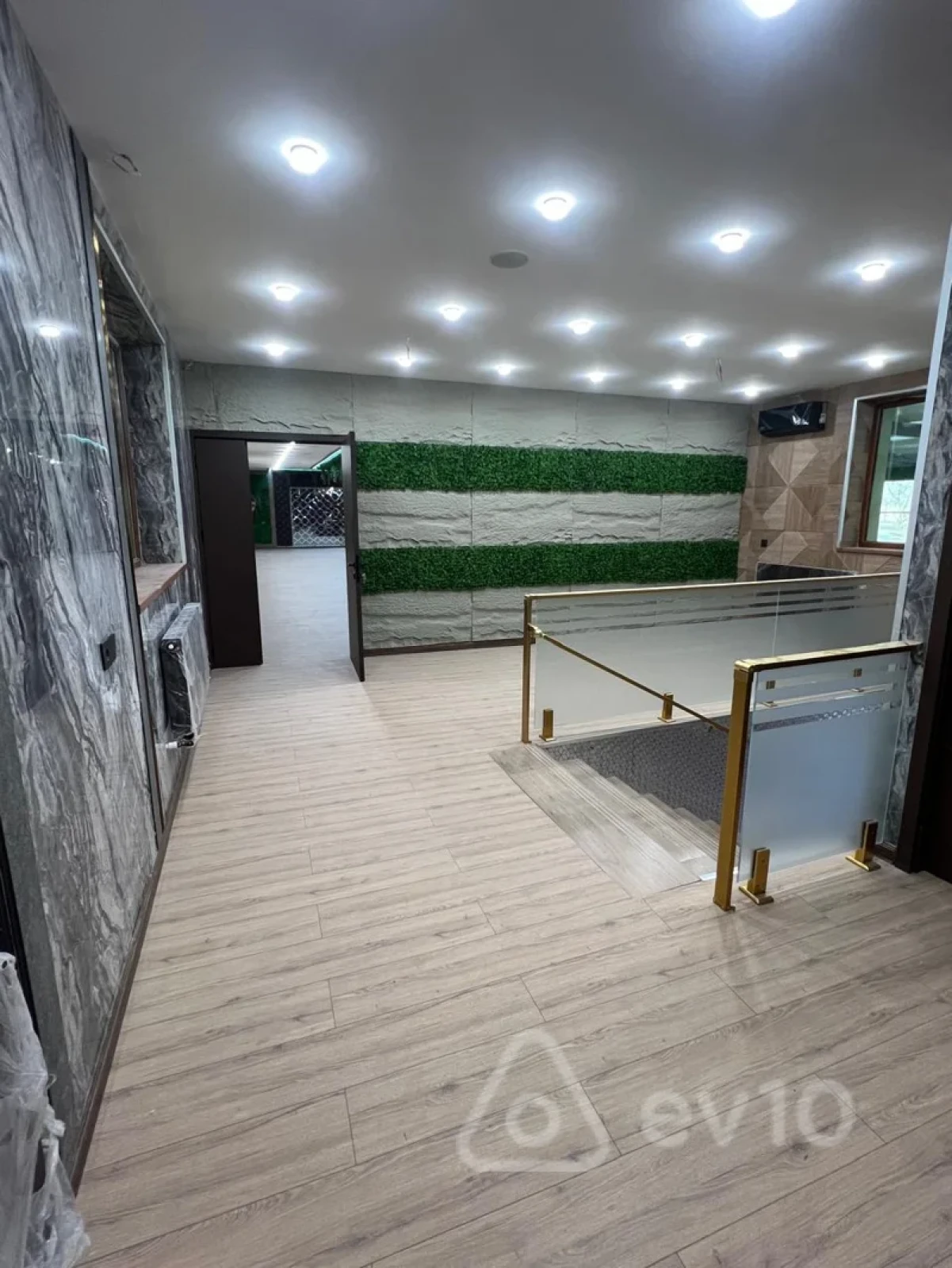 Kirayə verilir mənzil 1250 m²