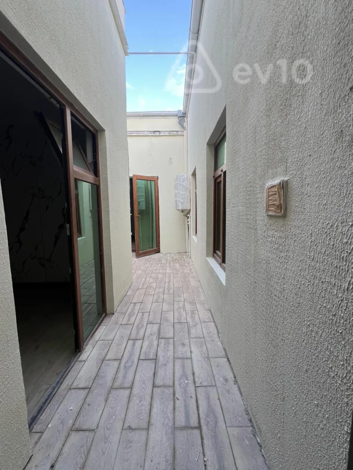 Kirayə verilir mənzil 1250 m²