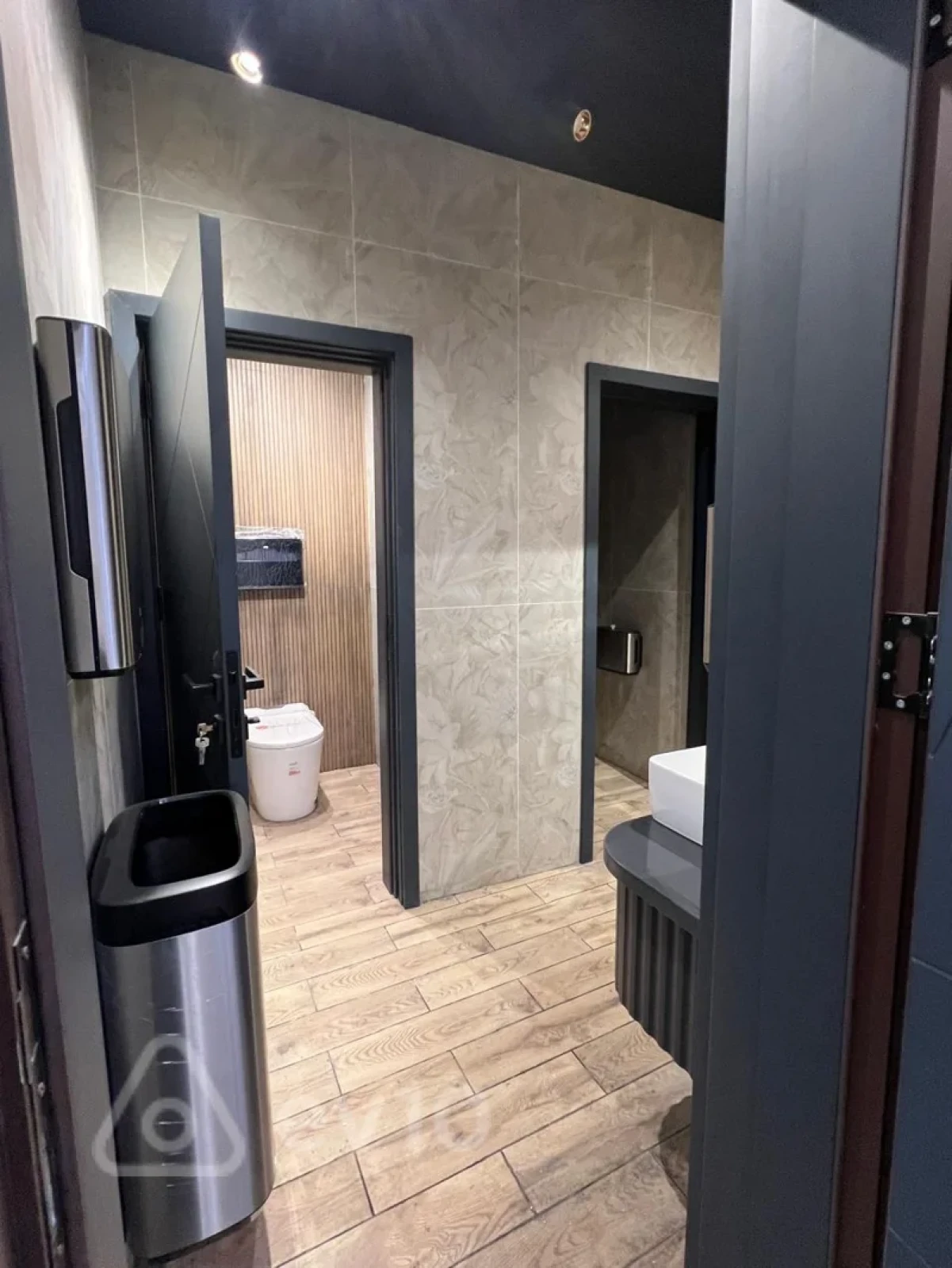 Kirayə verilir mənzil 1250 m²