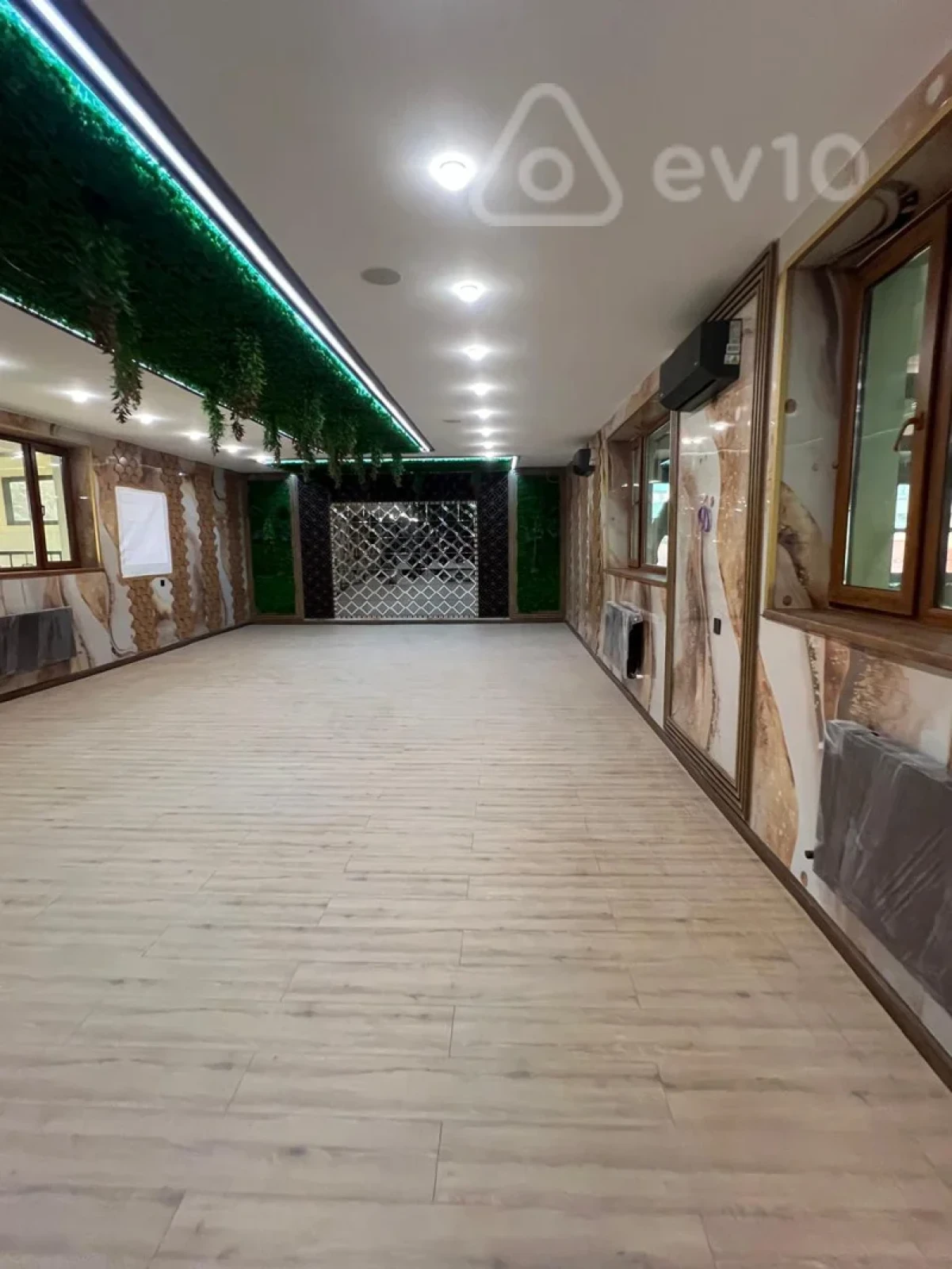 Kirayə verilir mənzil 1250 m²