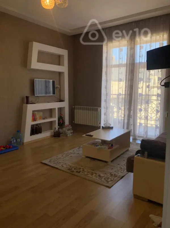 Kirayə verilir 2 otaqlı yeni tikili 75 m²
