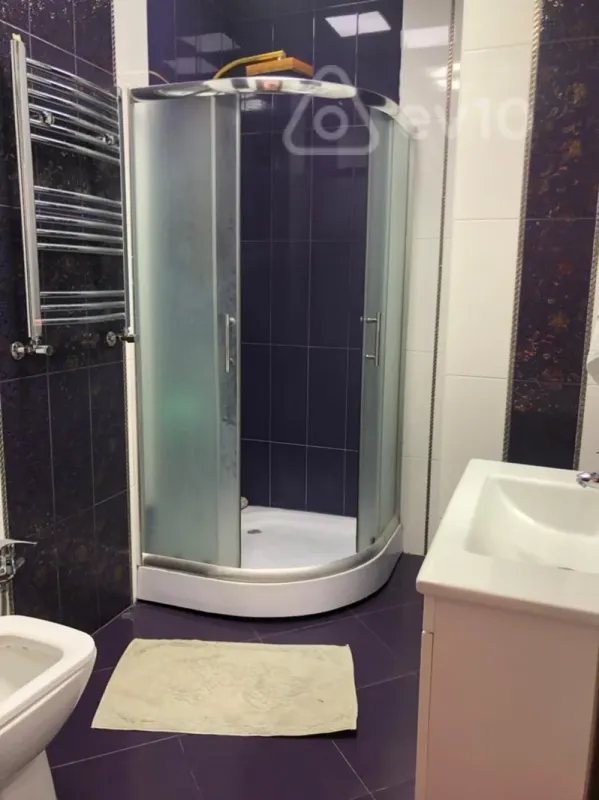 Kirayə verilir 2 otaqlı yeni tikili 75 m²