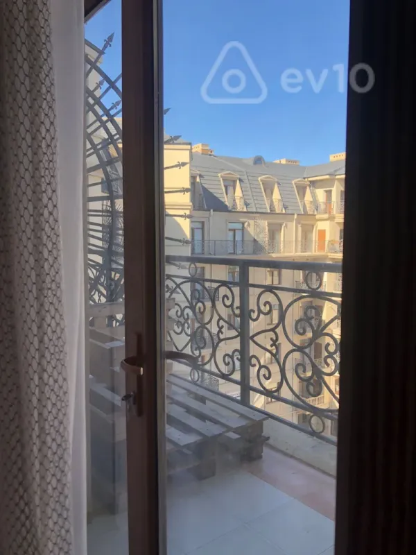 Kirayə verilir 2 otaqlı yeni tikili 75 m²