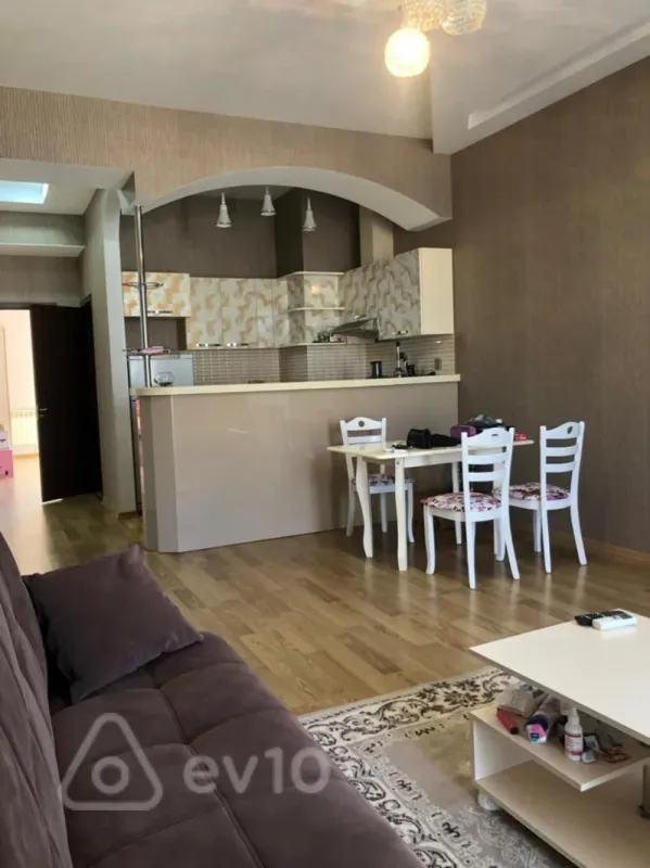Kirayə verilir 2 otaqlı yeni tikili 75 m²