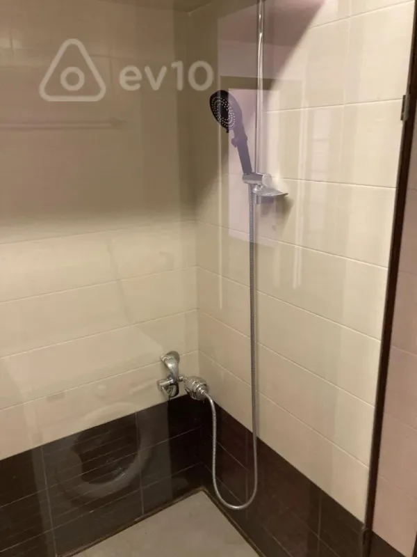 Satılır 3 otaqlı yeni tikili 130 m²