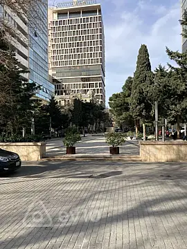 Satılır 3 otaqlı yeni tikili 130 m²