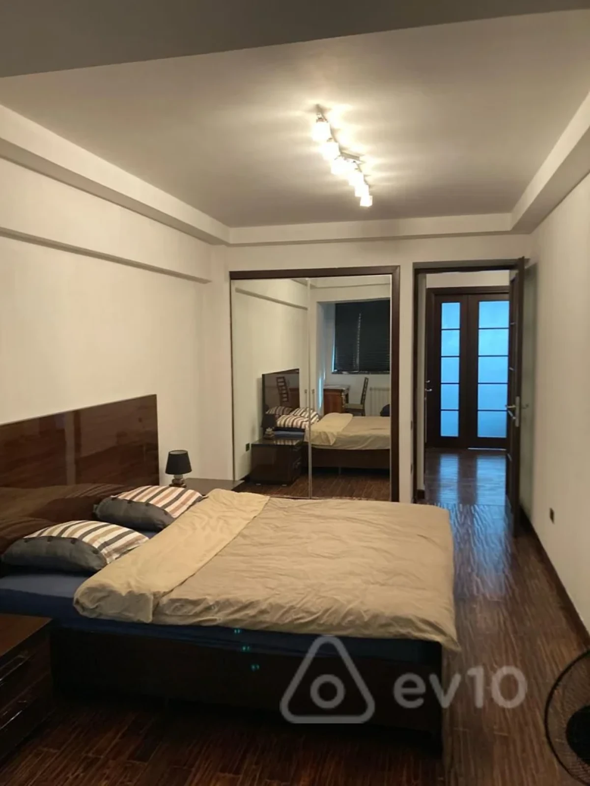 Satılır 3 otaqlı yeni tikili 130 m²
