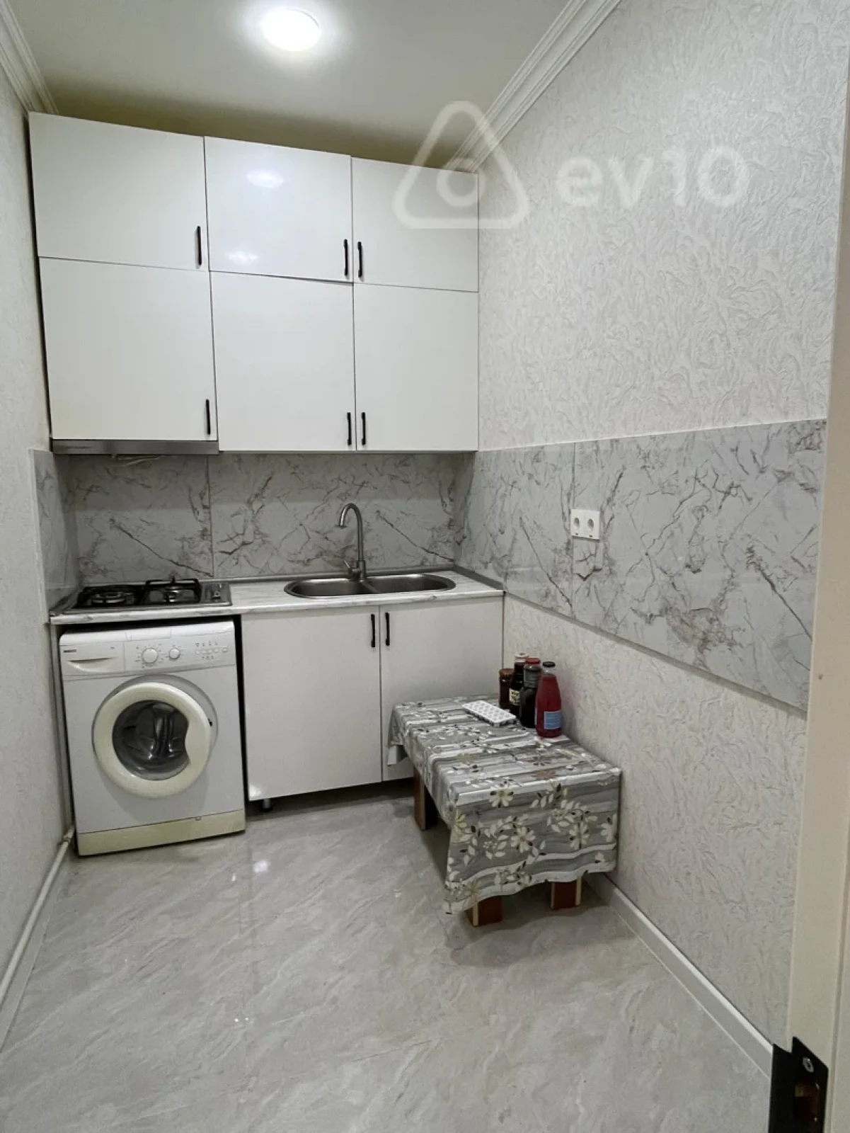 Kirayə verilir 2 otaqlı yeni tikili 66 m²