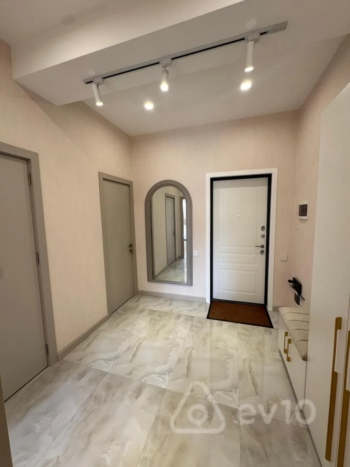 Kirayə verilir 2 otaqlı yeni tikili 60 m²