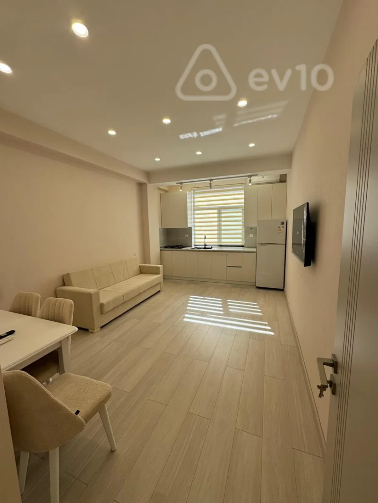 Kirayə verilir 2 otaqlı yeni tikili 60 m²
