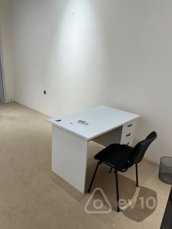 Kirayə verilir 1 otaqlı ofis 20 m²