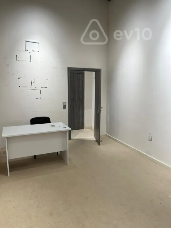 Kirayə verilir 1 otaqlı ofis 20 m²