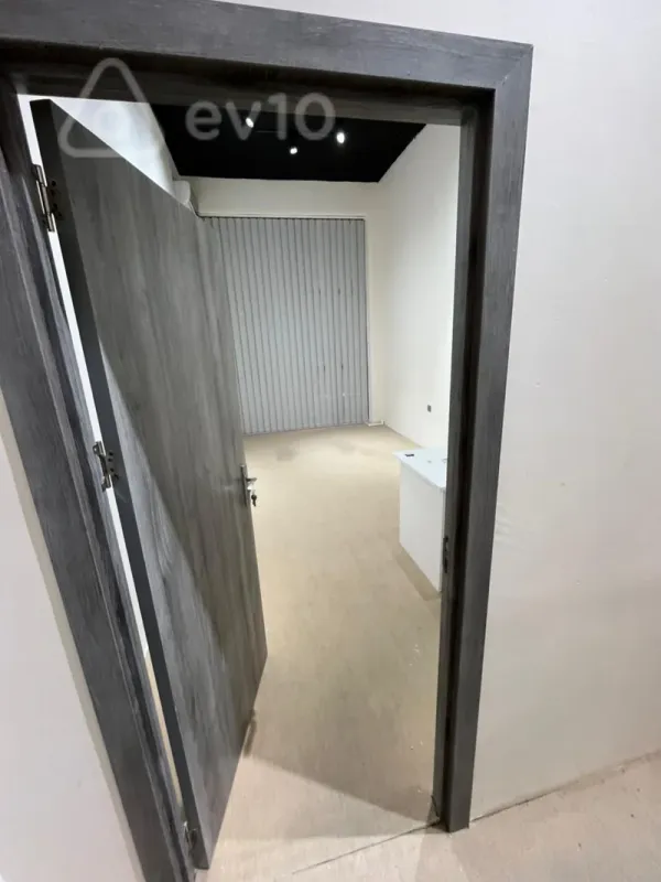 Kirayə verilir 1 otaqlı ofis 20 m²