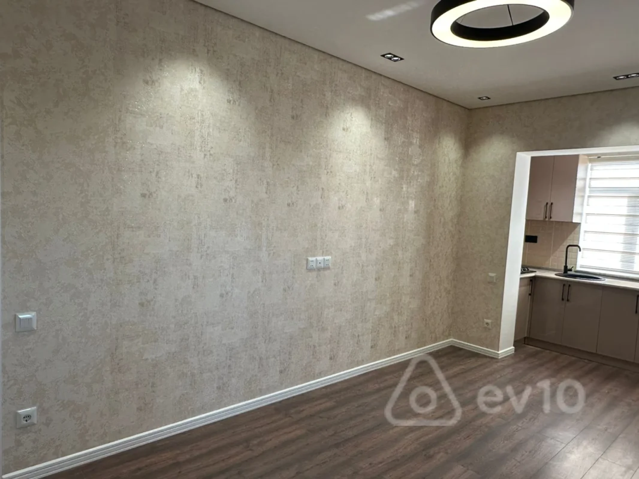 Satılır 2 otaqlı köhnə tikili 45 m²